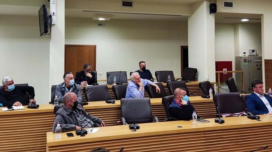 Αφαίρεση όρου: Τοπικές Κοινότητες Τοπικές