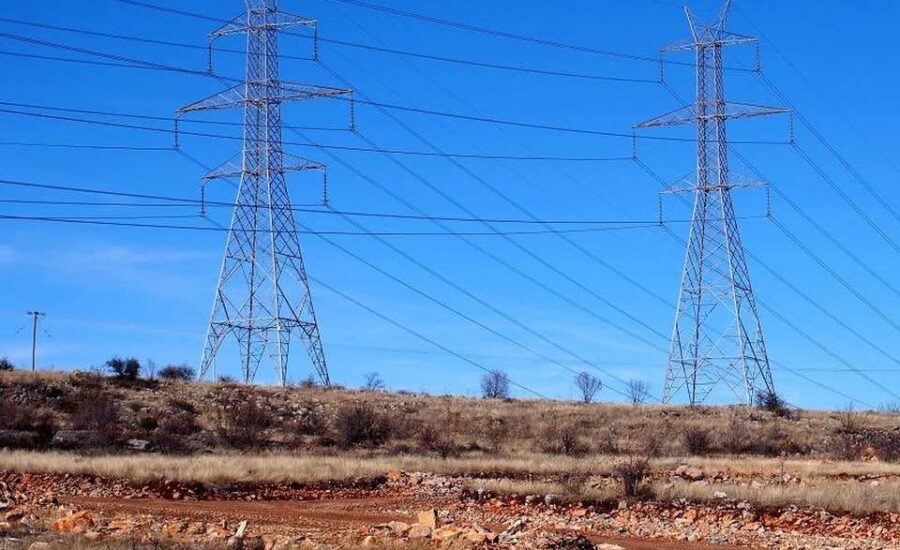 Πυλώνες υψηλής τάσης στη νέα Ποντοκώμη